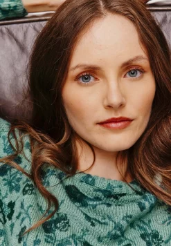 Fleurs - Pullover - Imprimé Marine -Promod 88823801b88745bdb123565b678b0a45 scaled