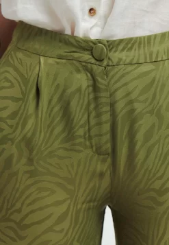 Large Zébré - Pantalon Classique - Vert Olive -Promod 8b7741d8dc1941909fbb980a6fee77fc scaled
