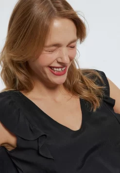 À Volants - Blouse - Noir -Promod d895f6598ba3467fbadc87f59dd1336c scaled